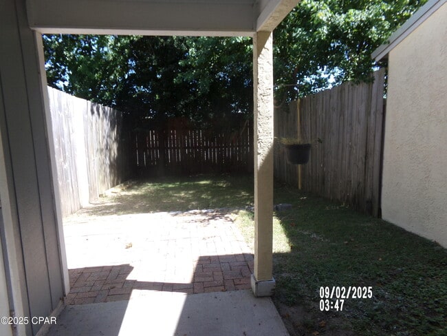 Building Photo - 420 Venetian Way