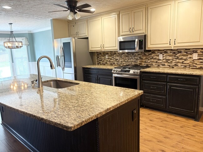 Building Photo - 501 Hearthstone Ridge