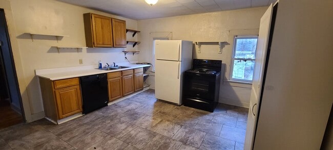 Building Photo - 208 E Grimes Ln