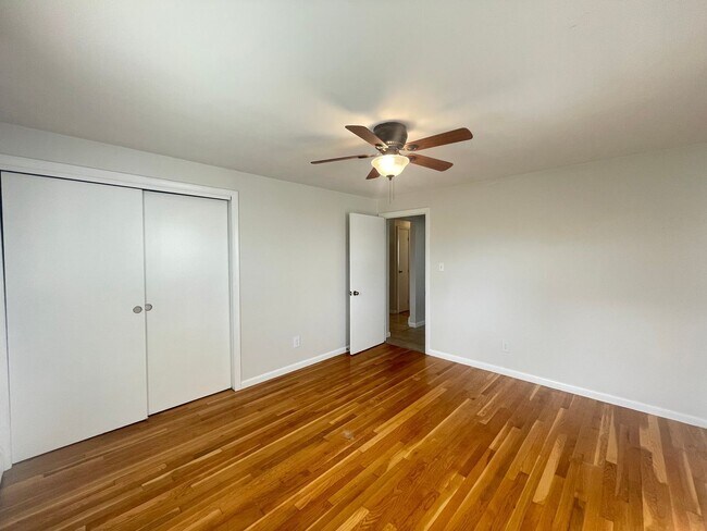 Building Photo - 457 Merrimack St