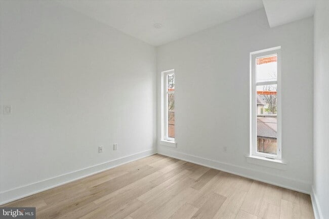 Building Photo - 367 W Hortter St