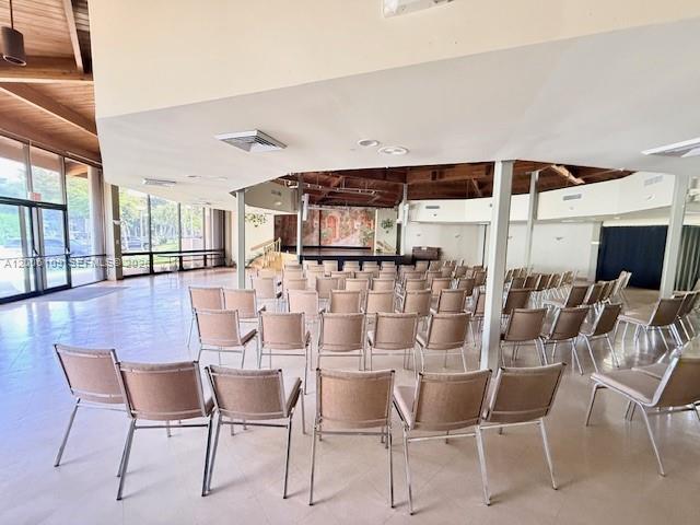 Building Photo - 1400 St Charles Pl