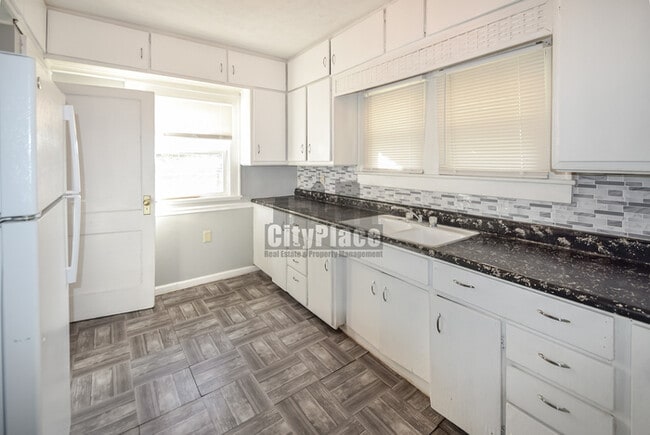 Building Photo - 430 N Euclid Ave