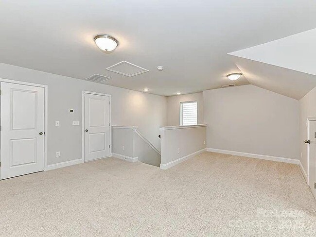 Building Photo - 1225 Kohler Ave
