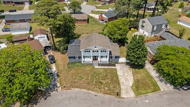 Building Photo - 1408 Quiet Ct