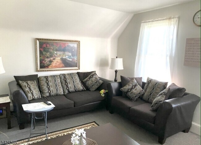 Building Photo - 610 Corliss Ave