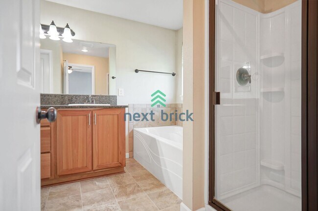 Building Photo - 4 Bed and 2.5 Bath Beautiful Condo is Avai...
