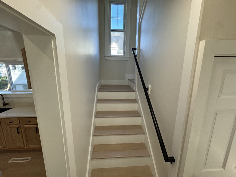 Building Photo - 19 Ringgold St