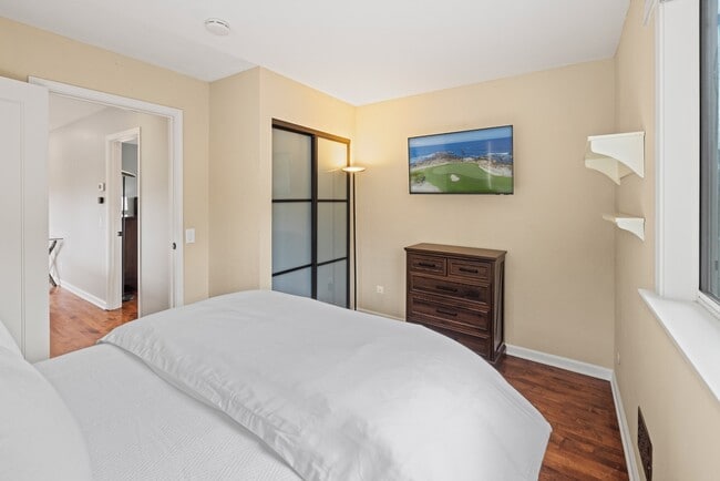 Building Photo - 3035 Ribera Rd