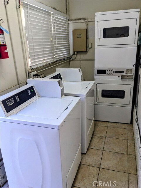 Building Photo - 208 Granada Ave