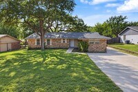 Building Photo - 224 Mountain View Dr