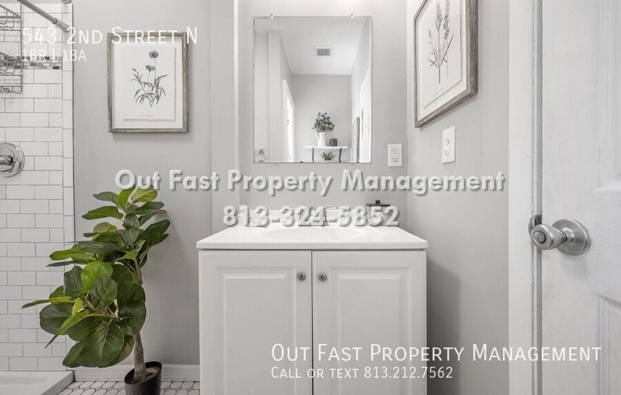 Building Photo - 543 2nd St N