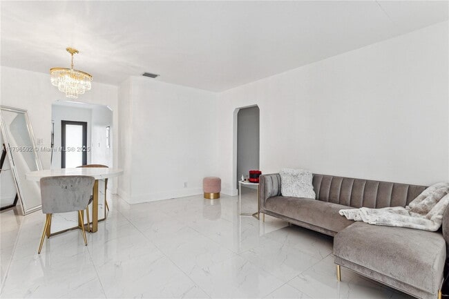 Building Photo - 705 83rd St