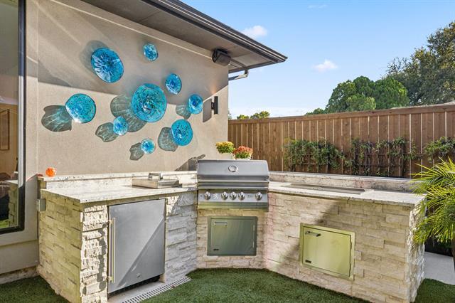 Building Photo - 9733 Mixon Dr