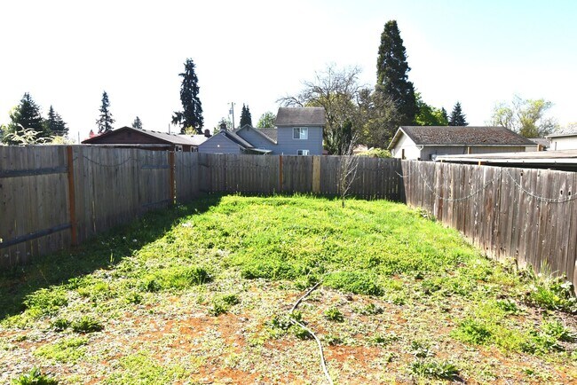 Building Photo - 556-558 Harrison St.