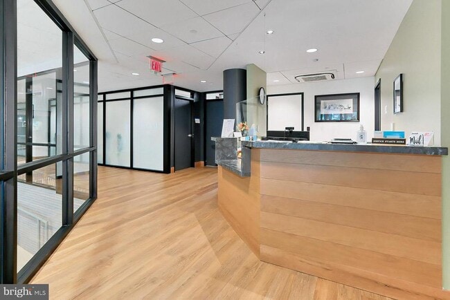 Building Photo - 5903 Mt Eagle Dr