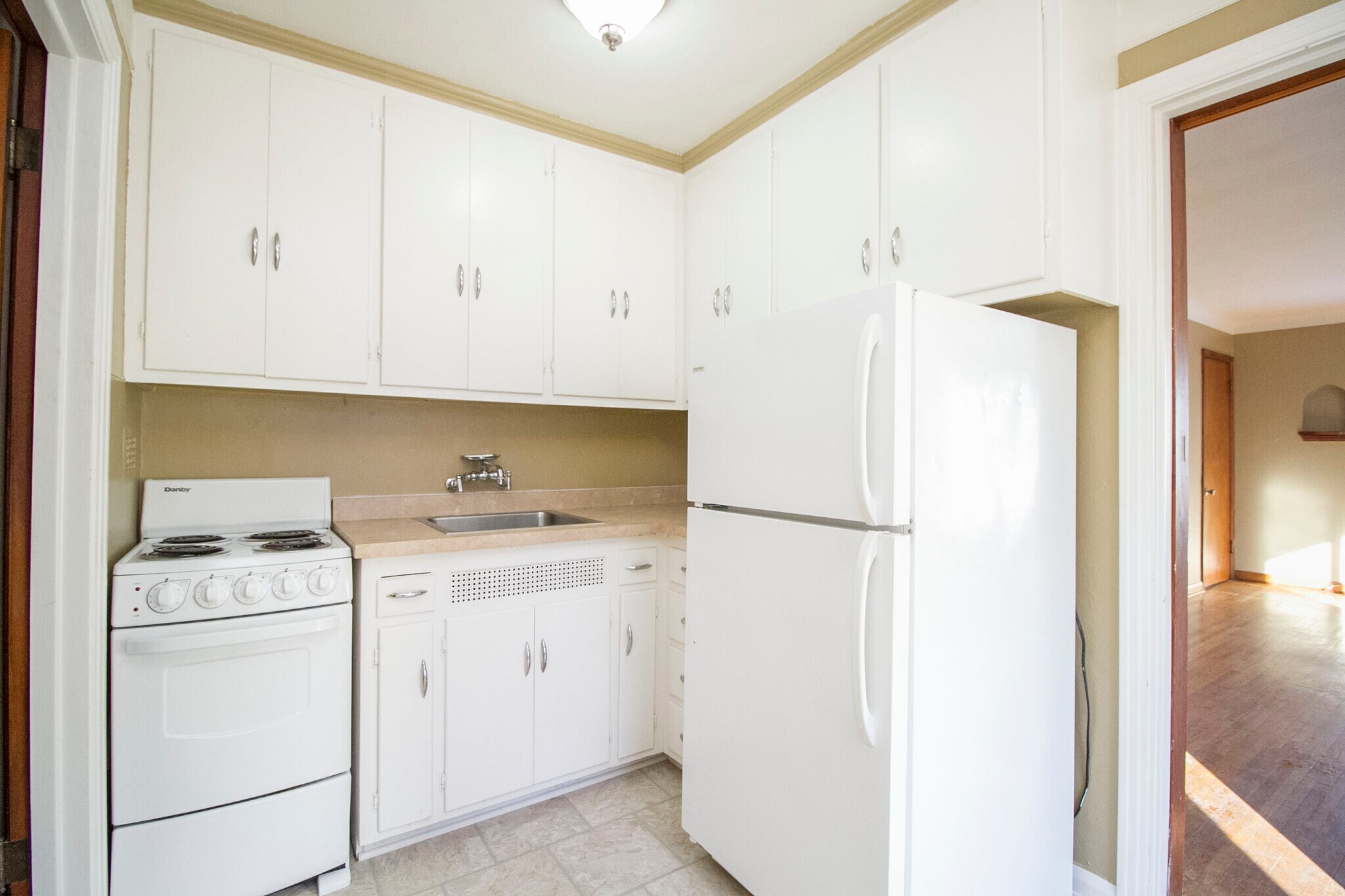 Building Photo - 3941 Torrance Dr