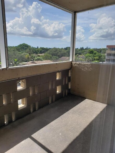 Building Photo - 406 NW 68th Ave