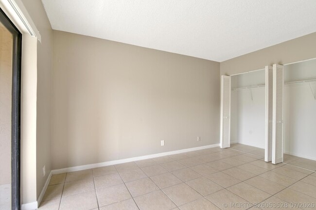 Building Photo - 400 Nottingham Cir
