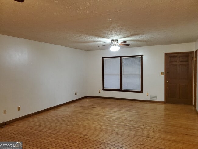 Building Photo - 112 Vincent Ave