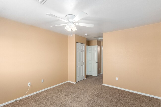 Building Photo - FREE RENT UNTIL 12-31-24- *HCVP CONSIDERED...