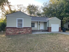 Building Photo - Charming Updated 3 Bedroom Home