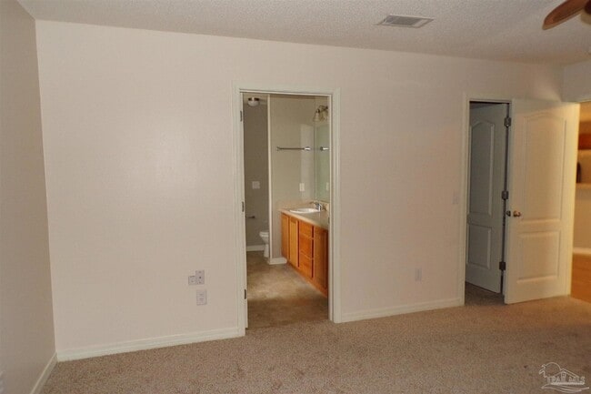 Building Photo - 8454 Ferlon Ave
