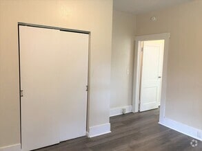 Building Photo - HUGE Dade City 3BR/1BA/1 Car Garage Home w...