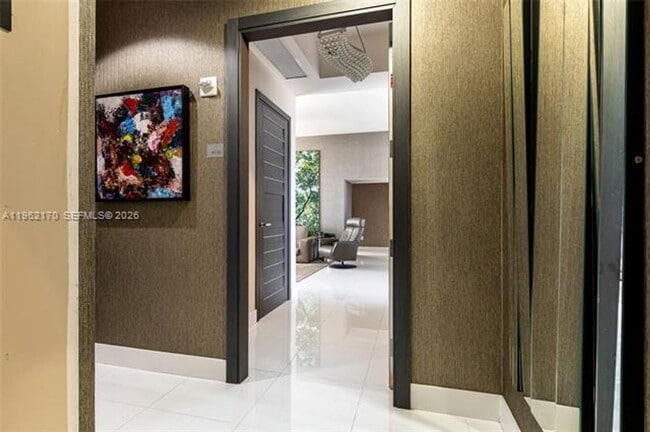 Building Photo - 15901 Collins Ave