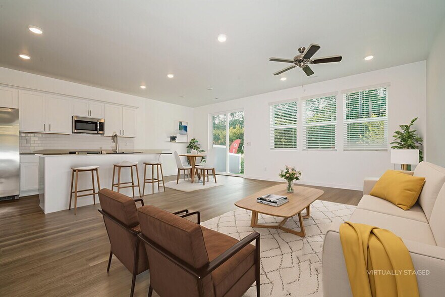 Building Photo - 12822 Longcrest Dr