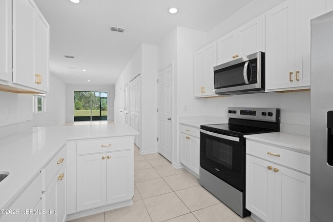 Building Photo - 40 Crisanto Rd