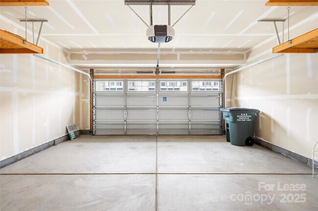 Building Photo - 7433 White Elm Ln