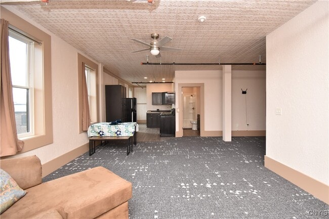 Building Photo - 152 Court 5 Ct