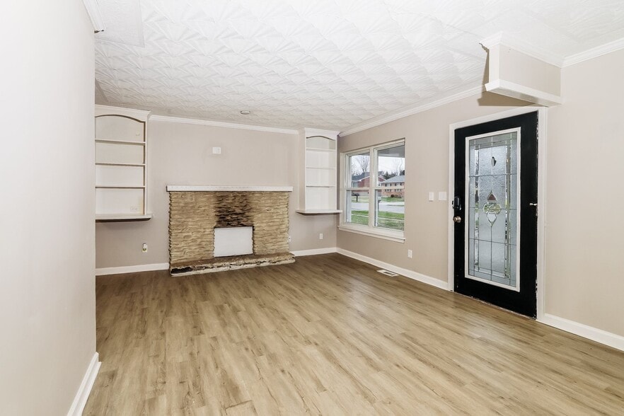 Building Photo - 10100 McNeely Lake Dr