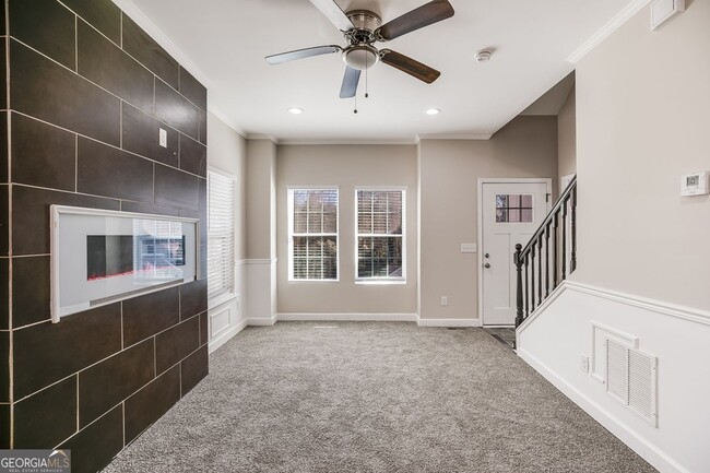 Building Photo - 960 N Grand Ave NW