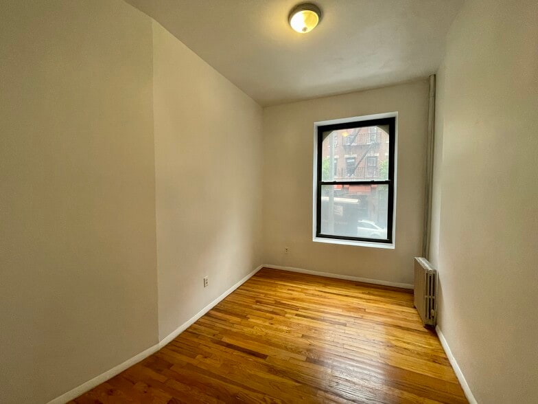 Building Photo - 180 E 101st St