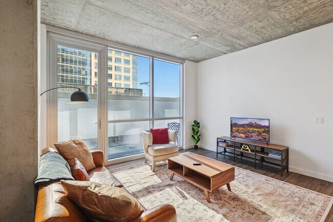 Building Photo - 222 E Jefferson St