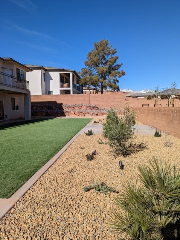 Building Photo - 1806 N Crimson Creek Dr