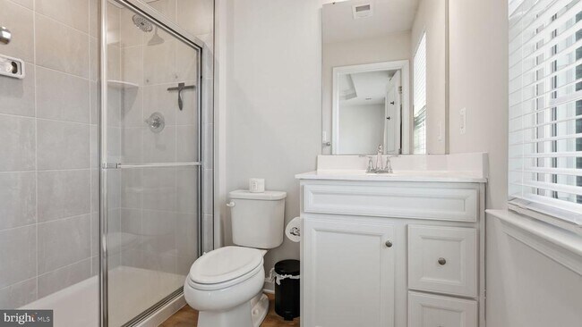 Building Photo - 1790 Scenic Lp