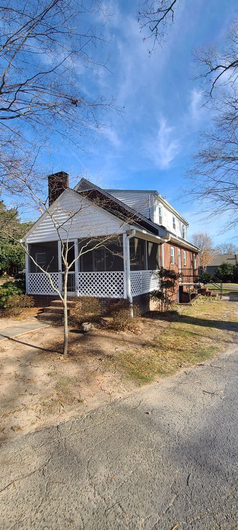 Building Photo - Lewisville Gem!