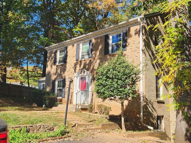 Building Photo - 4-Bedroom Home in Boonsboro Area - Lynchbu...