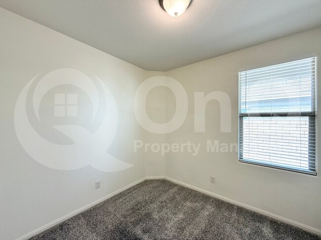 Building Photo - 747 W Nova Pl