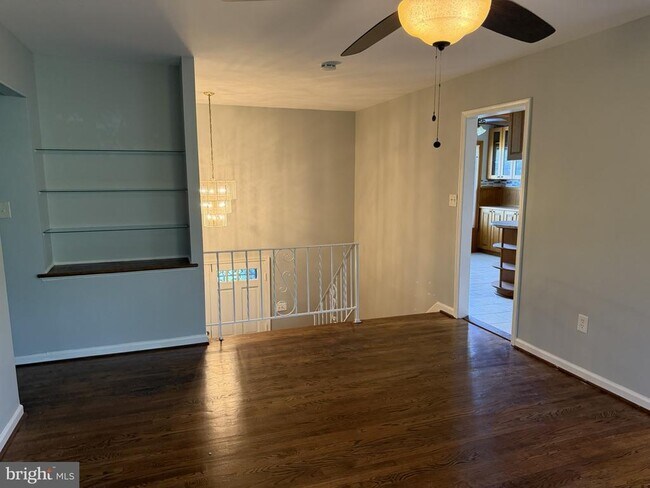 Building Photo - 13100 Cabinwood Dr