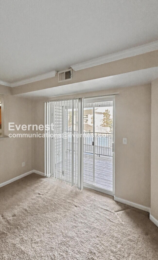 Building Photo - Modern Comfort Meets Mountain Views / 3 beds & 2 Bath / Coming Soon!