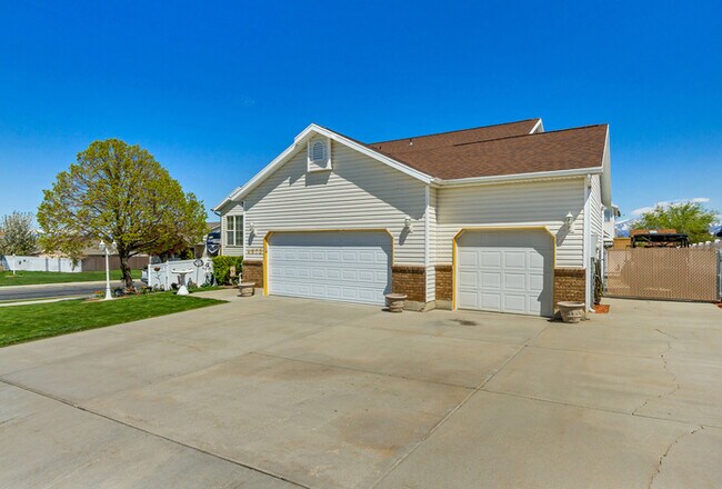 Building Photo - 4573 5505 W