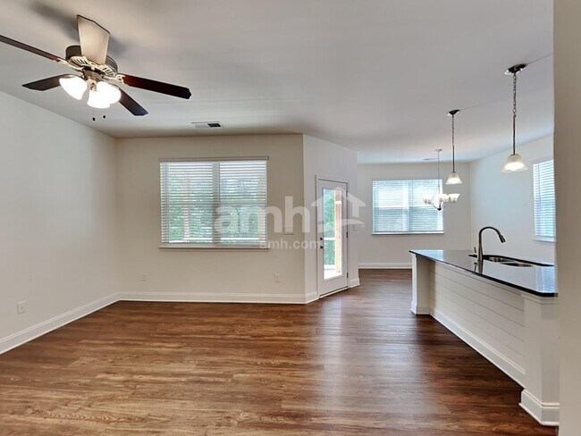 Building Photo - 2449 Napa Valley Dr