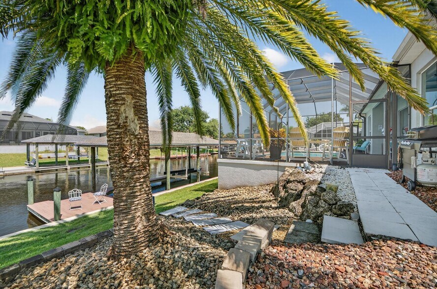 Building Photo - 8 Collinson Ct