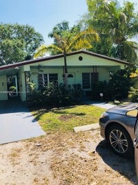 Building Photo - 126 SE 9th St