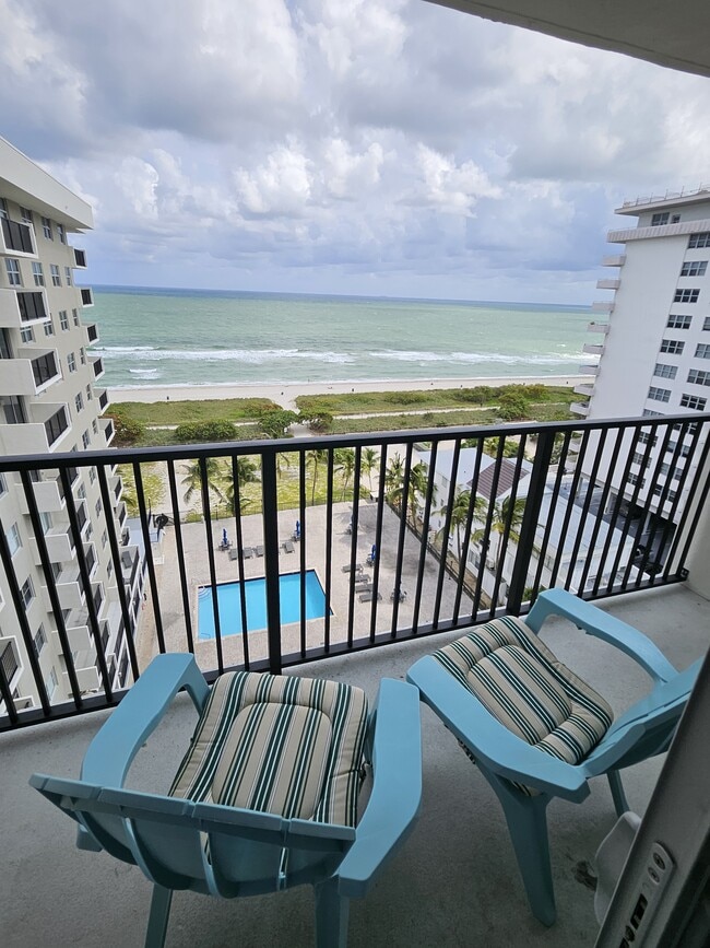 Building Photo - 9273 Collins Ave