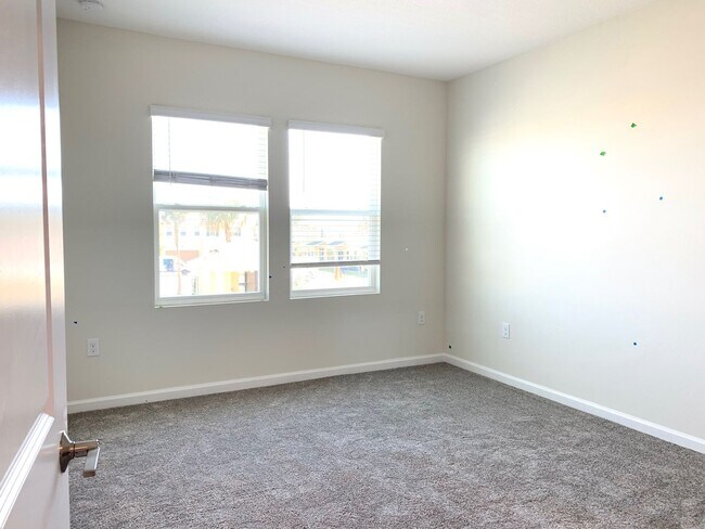 Building Photo - Awesome Townhome for rent